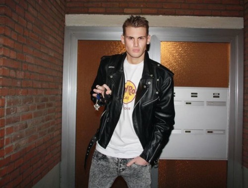 andrejuniorkz:  me 