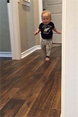 sizvideos:  This baby reaction is priceless!