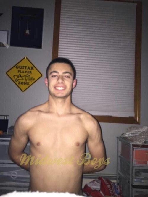 Sex midwestboyss:  Alex 👀 and there’s more pictures