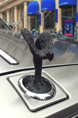 mistergoodlife:  Black Diamond Spirit of Ecstasy photographed by Spotters Society - Instagram