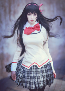 cosplayeverywhere:  Puella Magi Madoka Magica (魔法少女まどか☆マギカ) ~ Homura Akemi (暁美ほむら) 1, 2, 3, 4, 5, 6.   ;____;