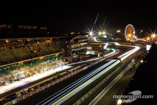 Le Mans at night