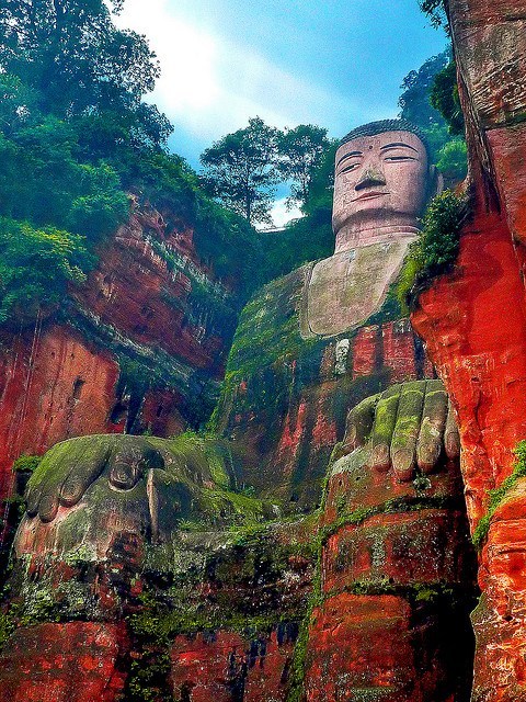 paradox-of-color:  indie-underground:  indie-underground :  Great Buddha of Leshan   click here for more colour/nature to brighten your dash :) 