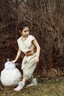 erinwert:  themarysue:  water-writer:  thefoolishmother:  Mila demanded to try and make a life size BB-8 this morning. She ran around playing the theme song to Star Wars, then we went outside to battle the dark side.   The greatest thing Star Wars has