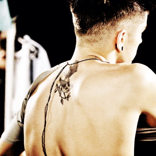 Zayn Malik - Faceless. “Beauty is in the heart, and not in the face.”