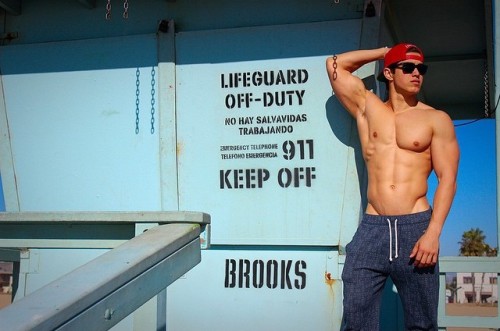 doyoulovemymen:  Keep off ? I’m not sure that I can resist. 