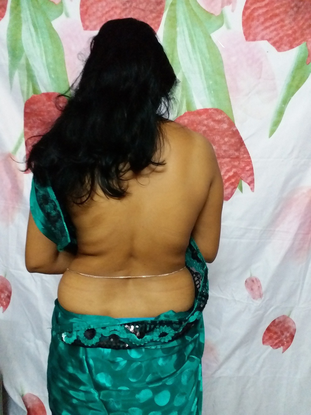 desibhabhiaunties:  erotic saree strip