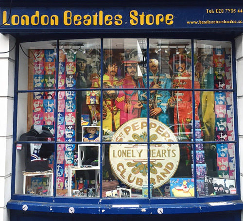 paolayellowdream: maccasmccartney:Beatles store, London. paradise