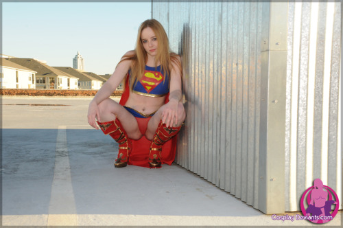 nude-superheroines:  Kara / Supergirl cosplay and strip