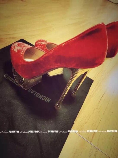 pennysexy: 你们喜欢那个 我喜欢内内