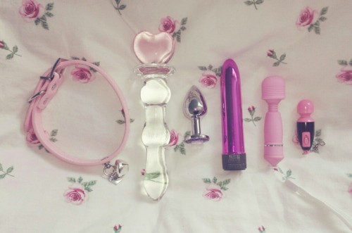 milkpantsu:My cute little collection of sex toys ~WANT