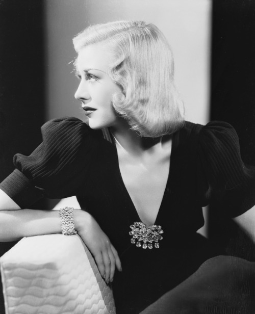 classic-hollywood-glam:  Ginger Rogers 