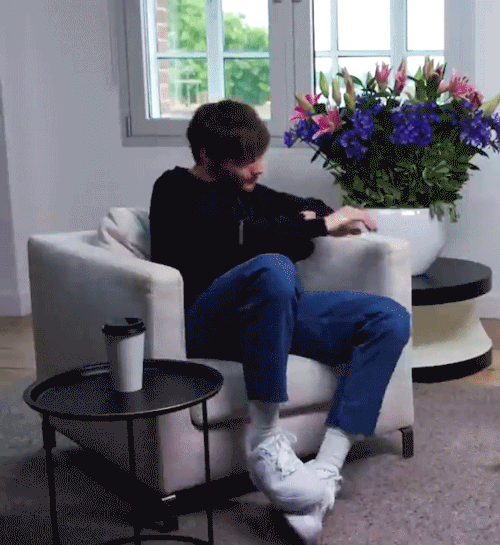 hlkings: A Collection of Louis Tomlinson gifs (9/∞) 