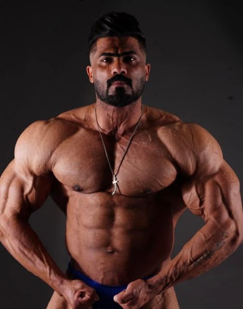 essenceofmasculinity: id - علي الزركانيI have uploaded this guy video and he is turning many of you 