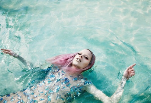 vmagazine:  ‘Sirène’ - model: Lexi Boling - photographer: Laurie Bartley - fashion editor: Felipe Mendes - Numéro China June/July 2014