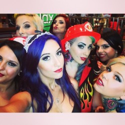 lindseyjenningss:  So many beautys! At the suicide girls event at #hustlerhollywood tonight! 😍💖 @suicidegirls 