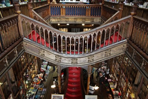lyzzystardust:the-noir-gentleman:Inside “Lello & Irmão" book shop in Porto, Portugali must 