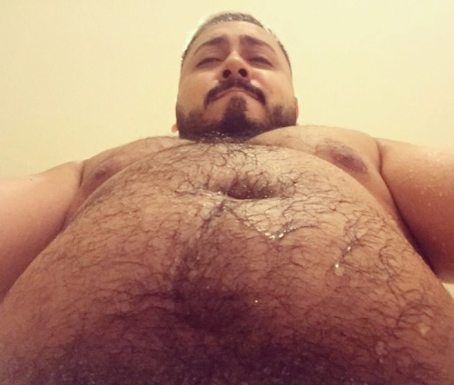 ariescub10:  Tummytuesday 🐻💦 #wetwednesday