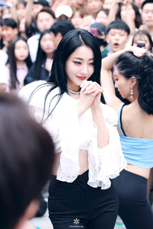 GYEONG REE18.07.07 | Blue Moon Busking Event&copy; ICEICEBABY // do not edit