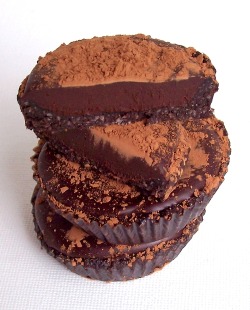 thevegancart:  (Via: http://ift.tt/1bje1AJ) No-Bake Chocolate Tarts - Get great vegan recipes from here http://ift.tt/1cMyG1f