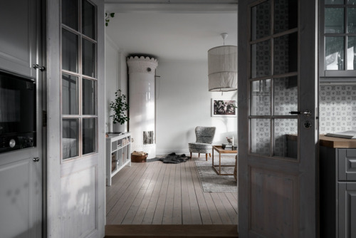 I’m in love with this apartment, now for sale through Gothenburg broker Lundin | Styling by Intro In