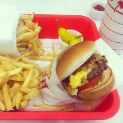 hellomissapple:  It is the BEST when you eat this late night!! #loveinnout #innout #foodporn #sundaynight #LA #hellomissapple