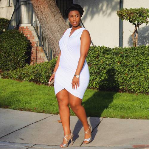 New on #thesimpleglamazon! I’ve got my spring dress from @glamenvy! #LA #LABlogger #lafashion 