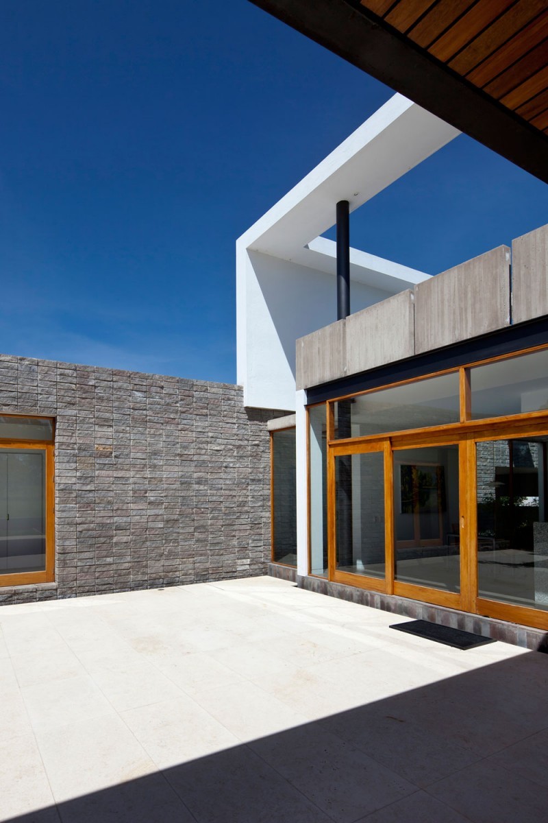 clubzebra:  life1nmotion:  Designed by Diez + Muller Arquitectos  Q’d 