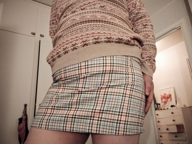 amaranthdesires:Ootd, because soon it&rsquo;s too cold for skirts.