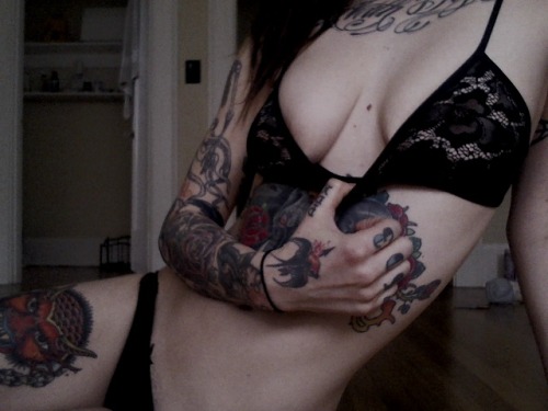 weedissotight:this is a very lazy photo telling you that im online on mfc. its happening. i think. it might be. probably. definitely possible.   Ink work is sexy