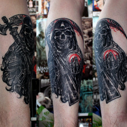 1337tattoos:  Sons of Anarchy Reaper done by Alex Underwood @ Rock'n'Roll Tattoo and Piercing Glasgowsubmitted by http://plight-of-the-ravens.tumblr.com  SOA