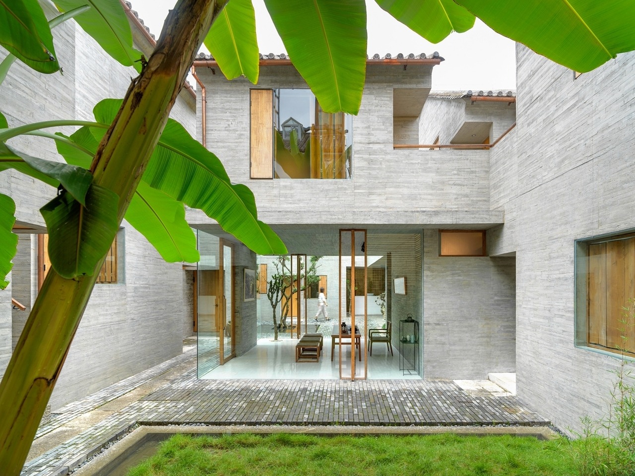 kazu721010:  Sunyata Hotel in Dali Old Town / Zhaoyang ArchitectsPhotos © Jonathan