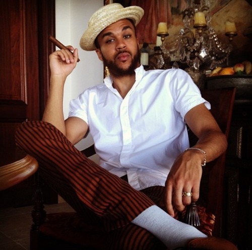 everyoneslaysbutme:  four-dimensional-daydream:  weareblackroyalty:  Jidenna  Bruh  Yas lort!