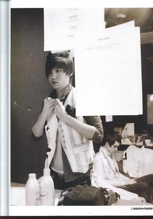 nessee666:Feeling nostalgic! Here is PATD in the Ryan Ross days!  The make up and costumes were amaz