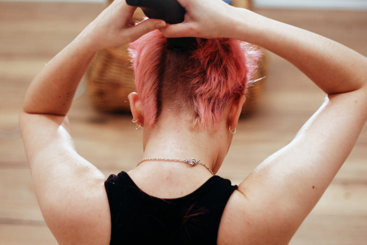 liqxr: I shaved my head for an art project - my sister took photos of me shaving