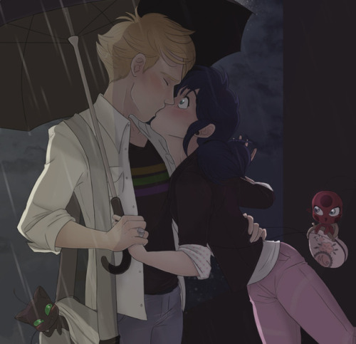 heartpoisedfanarts: Adrien &amp; Marinette: the umbrella scene reimagined This is for a con