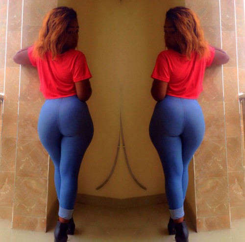 jazziedad:  Sexy&Curvy Mz CityBarBie 😁 😍 😍