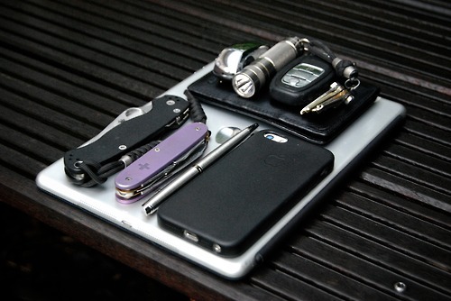 iedcvn:  iPad Air Custom Wenger Titanium Puccini Leather Wallet Eagletac…  iPad