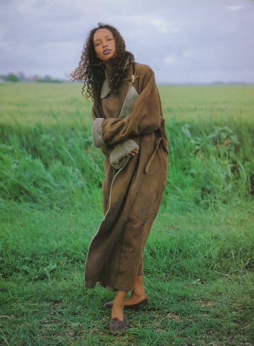 a-state-of-bliss:  Elle Espana 1995 - Brandi Quinones by Doug Ordway 