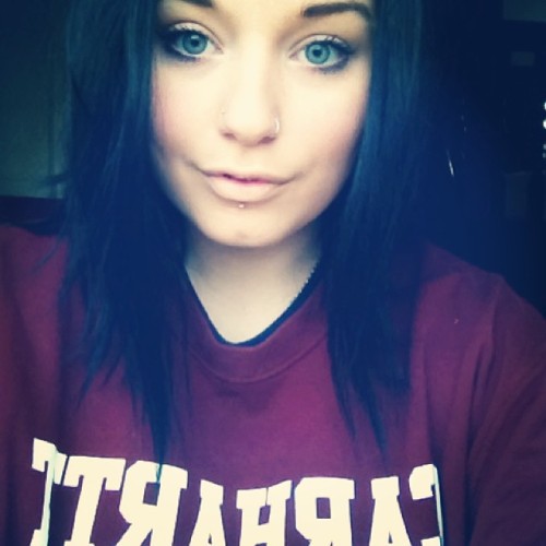 ttthea:  🚙💜  is there anything prettier than this face?