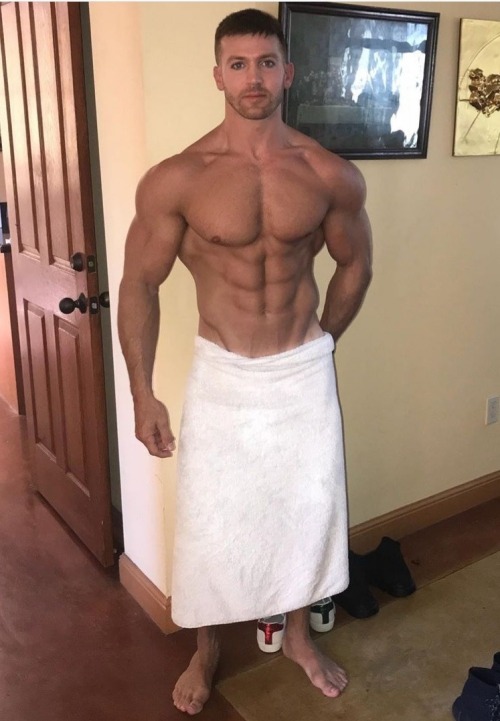 :Fitness model, Adam Charlton