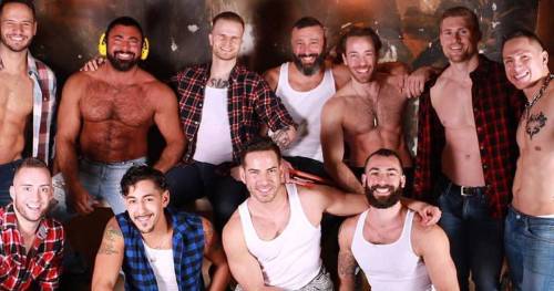 tehjakers:  the-movemnt:  the-movemnt: Black men say New York’s hottest new gay bar is turning them away ReBar, a new gay bar in New York City that opened over the weekend, is at the center of racial discrimination allegations. A number of patrons of