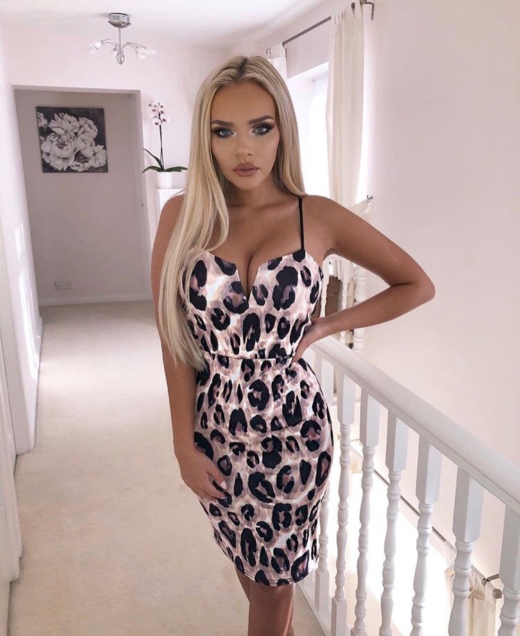 bimbo-obsession: Pretty little blonde bimbo 
