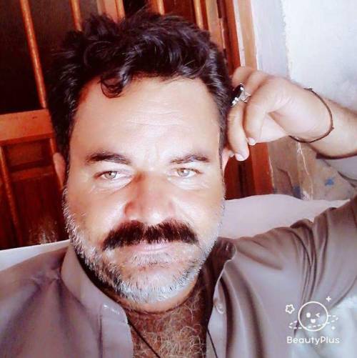 raheeljan: Yasir vistro from sindh Plz WhatsApp me uncle I like you