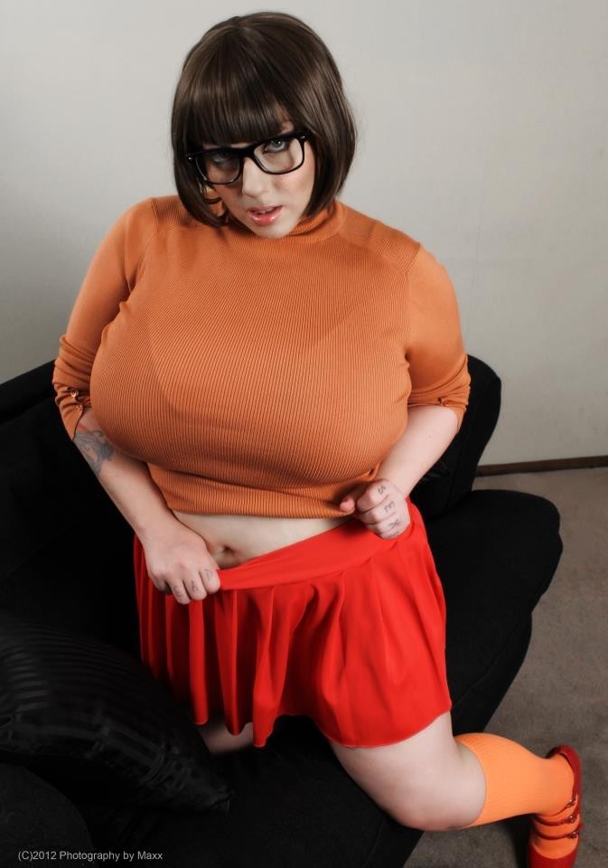 hoosier57:savingthrowvssexy:  Amy Villainous as Velma   Love it