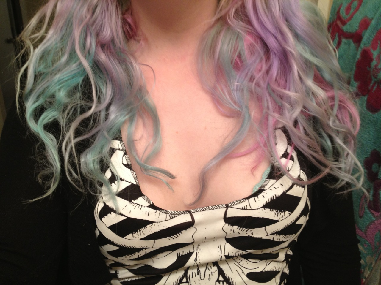 glittertomb:  Skeleton selfie 