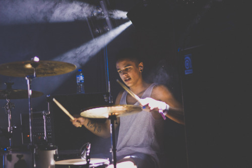 tamaragillilandphotography:  Neck Deep | Trinity Hall, Brisbane November 22, 2013 Website // Facebook // Twitter // Instagram 