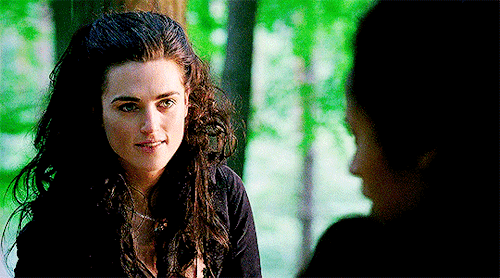 theodoracrains: ENDLESS GIFS OF MORGANA: season 5 episode 6 (for @jazzfordshire and @narraboths