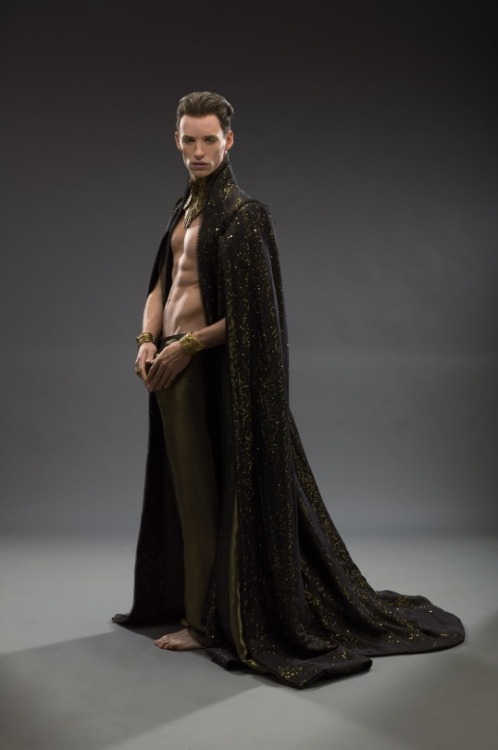 jacks-coffee:cisforcostumes:Eddie Redmayne as Balem AbrasaxFilm: Jupiter Ascending (2015)Costumes by