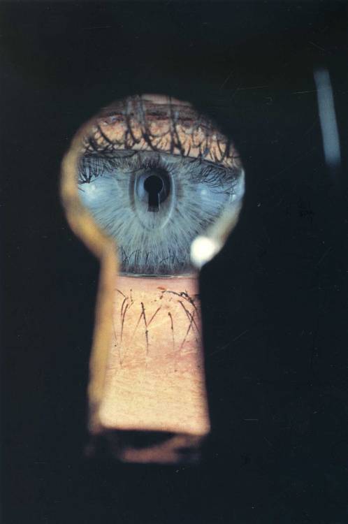 atavus:Irving Penn - Eye in Keyhole, New York, 1953